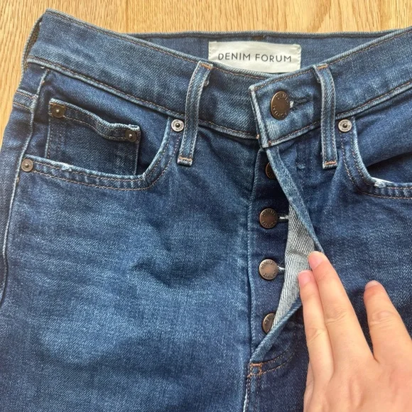 ARITZIA Denim Forum Blue Slim Straight Jeans - 25 - Picture 4 of 12